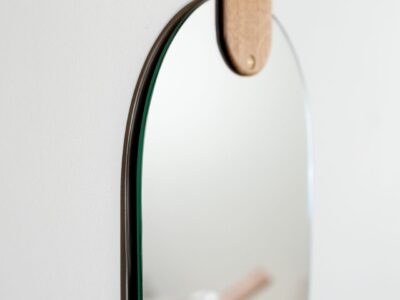 Magical Furniture　man in the mirror
